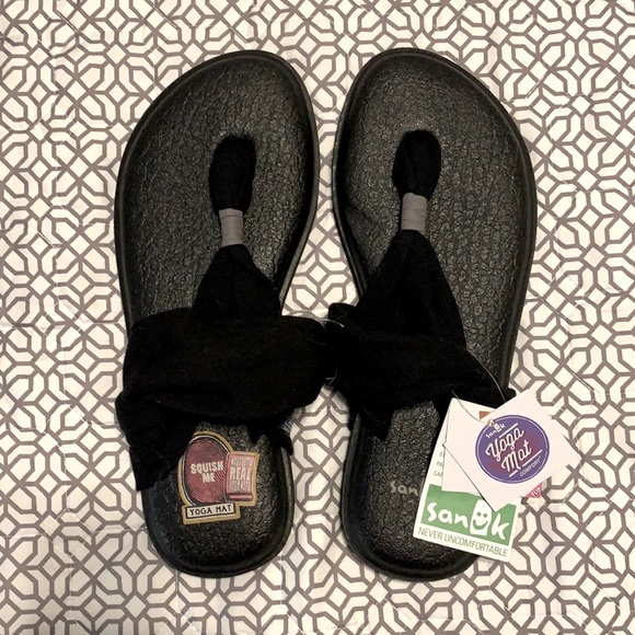 Sanuk Shoes - NWT Sanuk Black Yoga Sling Sandals